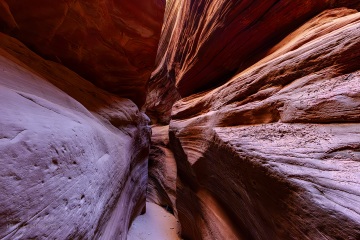 peekaboo-slot-canyon_R5_2925 peekaboo-slot-canyon_R5_2925